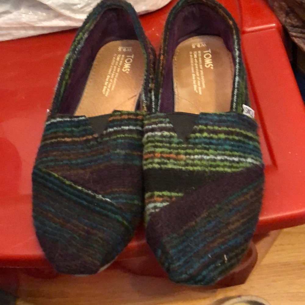 Toms 9.5W Multicolor wool flats EUC